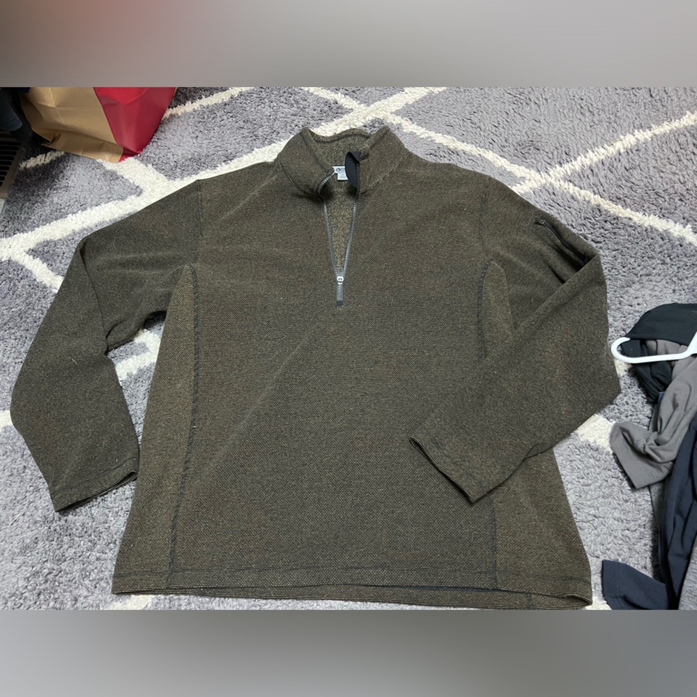 Men’s 3/4 zip pull over. Never worn. Beautiful neutral color!